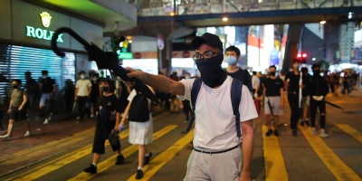 Hong Kong, paralizado tras una noche de caos y desafo con mscaras