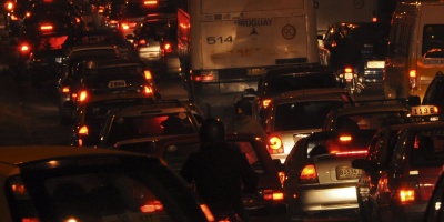 Seis fiscales investigan organizacin que clona automviles para venderlos