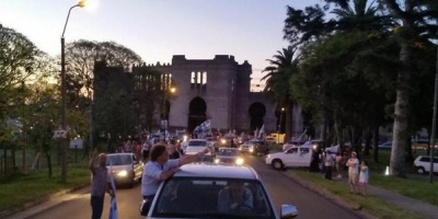 Micro con militantes blancos se accident� en Colonia; pasajeros con lesiones leves