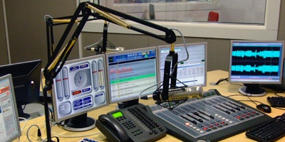 Adelantan para las 19:00 horas la cadena de radio por plebiscito