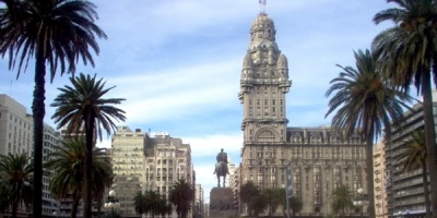 Pareja se cas� en Plaza Independencia tras quince a�os de novios