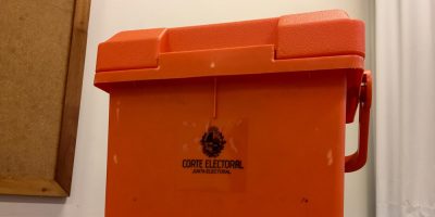 La Corte Electoral distribuye las urnas que sern utilizadas en ms de 7.000 circuitos