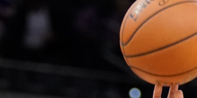 Los Raptors exhiben el trofeo Larry O'Brien y otros recuerdos a sus fans