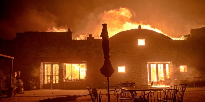 El gobernador de California declara emergencia estatal por los incendios