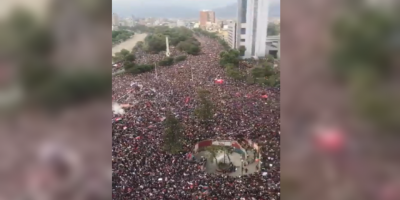 Vctor Jara se hace presente en las protestas en voz de artistas chilenos
