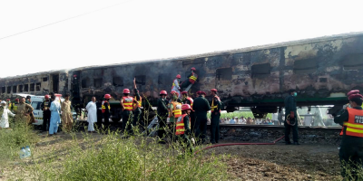 Aumentan a 73 los muertos por explosin de garrafa en un tren de Pakistn