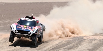 Alonso consigue su primer podio en Rallys: tercero en Arabia Saud