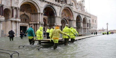 El "agua alta" no da tregua a Venecia y se espera subida de 160 centmetros