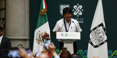 Evo Morales afirma que analiza volver a Bolivia o viajar a Argentina