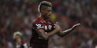 Flamengo vence a Gremio y se acerca al ttulo