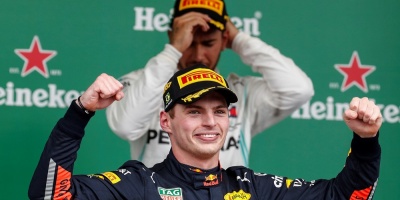 Verstappen gana y Sainz logra su primer podio