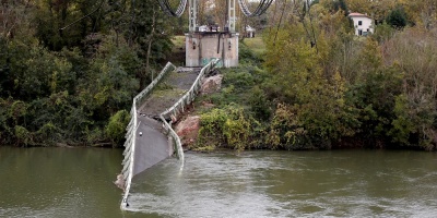 El puente que se hundi en Francia no resisti el paso de un camin excedido en peso