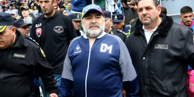 Maradona vuelve a Gimnasia dos das despus de haber renunciado