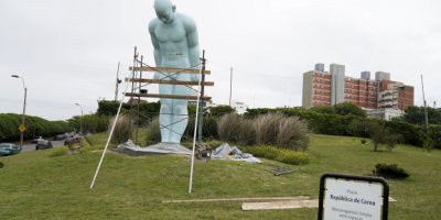 Intendencia de Montevideo comenz obras en los monumentos de Luis Batlle Berres y en Greeting Man