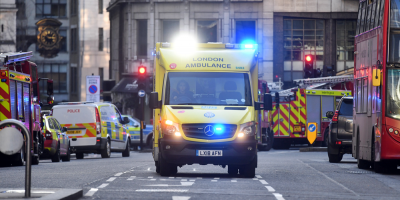 La polica trata como ataque terrorista un incidente en el puente de Londres donde murieron dos personas