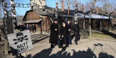 Angela Merkel en Auschwitz: "Me siento profundamente avergonzada"