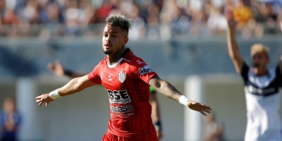 Boca y River sufrieron sendas derrotas en la ltima jornada del ao