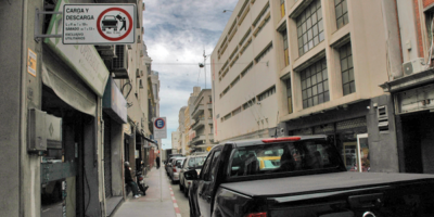 Intendencia reduce espacios de estacionamiento a embajadas ante falta de espacios