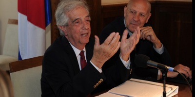 Vzquez present a Lacalle Pou proyecto de ley por medicamentos no previstos en el Fondo Nacional de Recursos