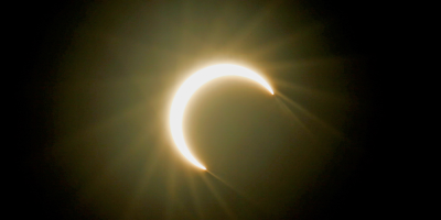 Eclipse anular de Sol o "anillo de fuego" atrae a miles de personas en Asia