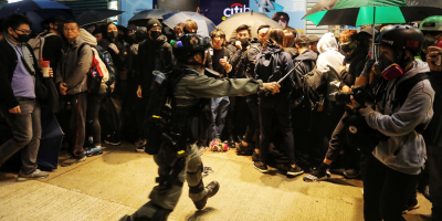 La Polica hongkonesa detiene a unas 400 personas durante marcha de Ao Nuevo