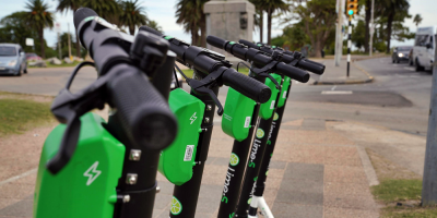 Aprobaron el decreto que prohbe a monopatines y bicicletas circular por la rambla