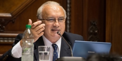 Huelmo sobre posible venta del avin presidencial: "No son temas centrales de gobierno como para estar haciendo anuncios en verano"