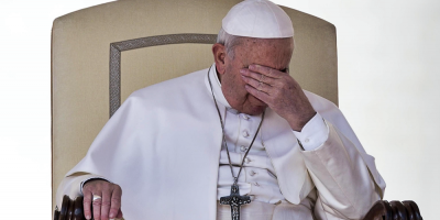 Guerra en el Vaticano por posible falta de visto bueno de Ratzinger a libro