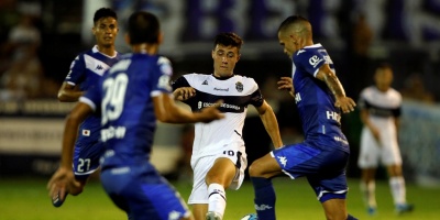 El l�der Argentinos Juniors cae ante Uni�n en el reinicio de la Superliga