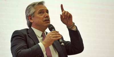 Presidente argentino inicia gira en busca de aliados para negociar pago deuda
