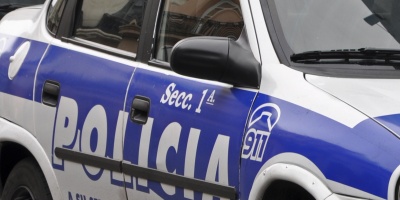 Polica abati a un delincuente