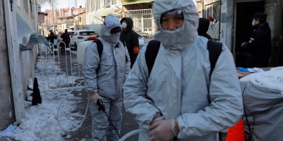 China enva ms mdicos a Wuhan para combatir virus, que se cobra 1.500 vidas