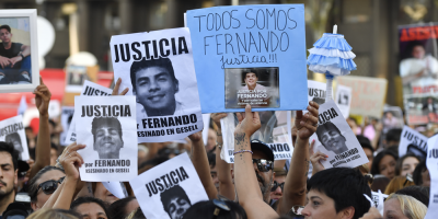 Multitud pidi justicia por joven asesinado en Argentina a un mes del crimen