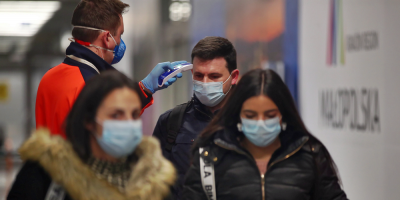 China ampla las precauciones por el virus pese a registrar menos infectados