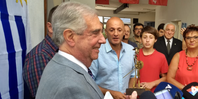 El Frente Amplio le rinde homenaje a Tabar Vzquez en la Plaza Lafone de La Teja