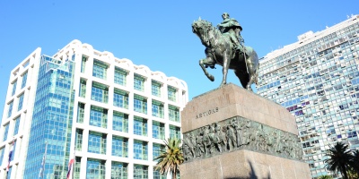 Realizaron la ceremonia de arriado del Pabelln Nacional