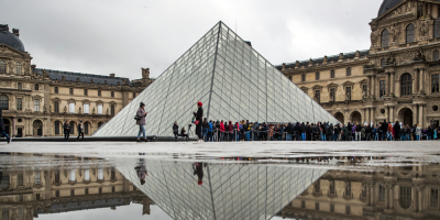 Reabre el Louvre con medidas de proteccin del personal ante el COVID-19