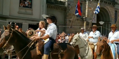 Presidente Lacalle Pou desfil en la Patria Gaucha