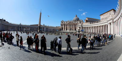 El papa celebr su audiencia con los fieles desde palacio por el coronavirus