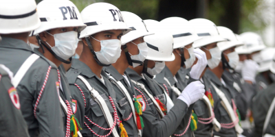 Bolivia cierra fronteras y suspende vuelos internacionales por COVID-19