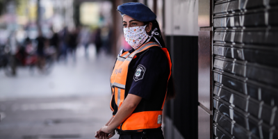 Argentina supera el millar de contagios por la COVID-19, que deja 27 muertos