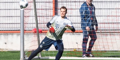 Neuer molesto por filtraciones sobre negociaciones con el Bayern