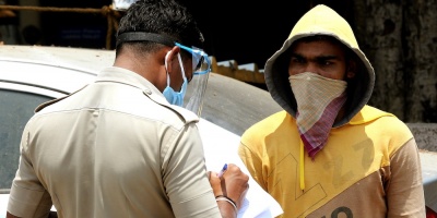 La ONU dice que el coronavirus est creando una "crisis de derechos humanos"