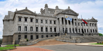 El Frente Amplio present una mocin para que se quite el carcter de urgente al proyecto de ley enviado por el Ejecutivo