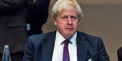 Johnson dice que aplicar "mxima precaucin" para levantar el confinamiento