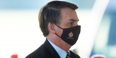 Bolsonaro tilda de absurdo el aislamiento y dice estar "listo" para conversar sobre la reapertura