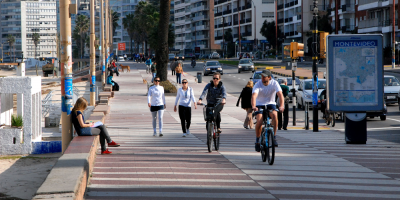 Intendencia ampliar parte peatonal de la rambla para promover el distanciamiento