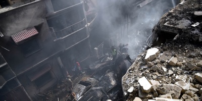 97 Muertos y dos supervivientes en el accidente de avin de Pakistn