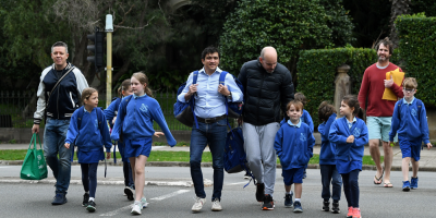 Miles de estudiantes regresan a las aulas en Australia tras la cuarentena