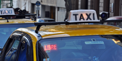 El sindicato del taxi protesta contra la patronal por incumplimiento salarial